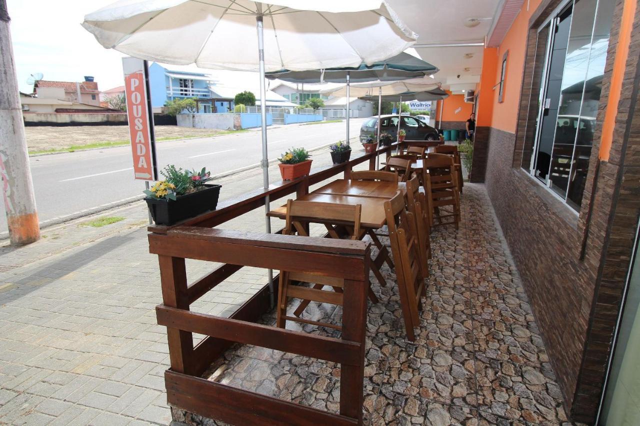 Pousada Praia Da Fortaleza 450 Metros Do Parque Beto Carrero Com Cafe Da Manha 佩尼亚 外观 照片