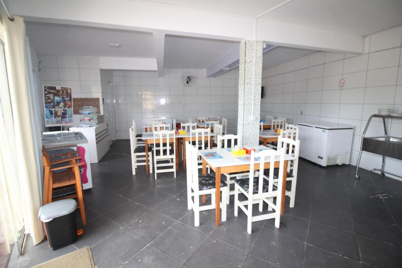 Pousada Praia Da Fortaleza 450 Metros Do Parque Beto Carrero Com Cafe Da Manha 佩尼亚 外观 照片